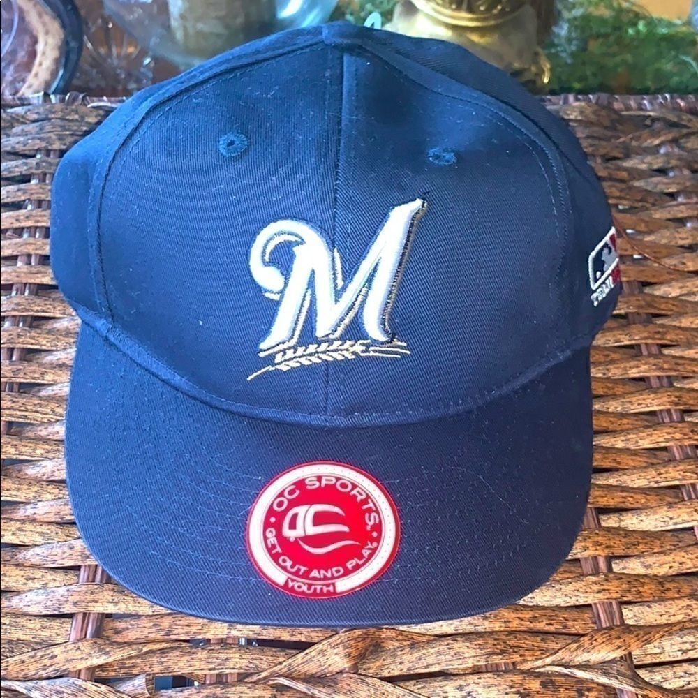 NWT MLB youth hat  